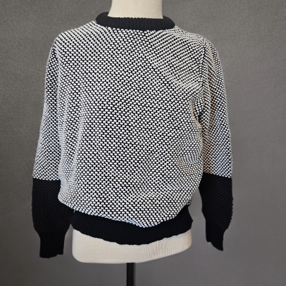 Elegant Schitts Creek Vibes SI-IAE Black and White Women's Sweater